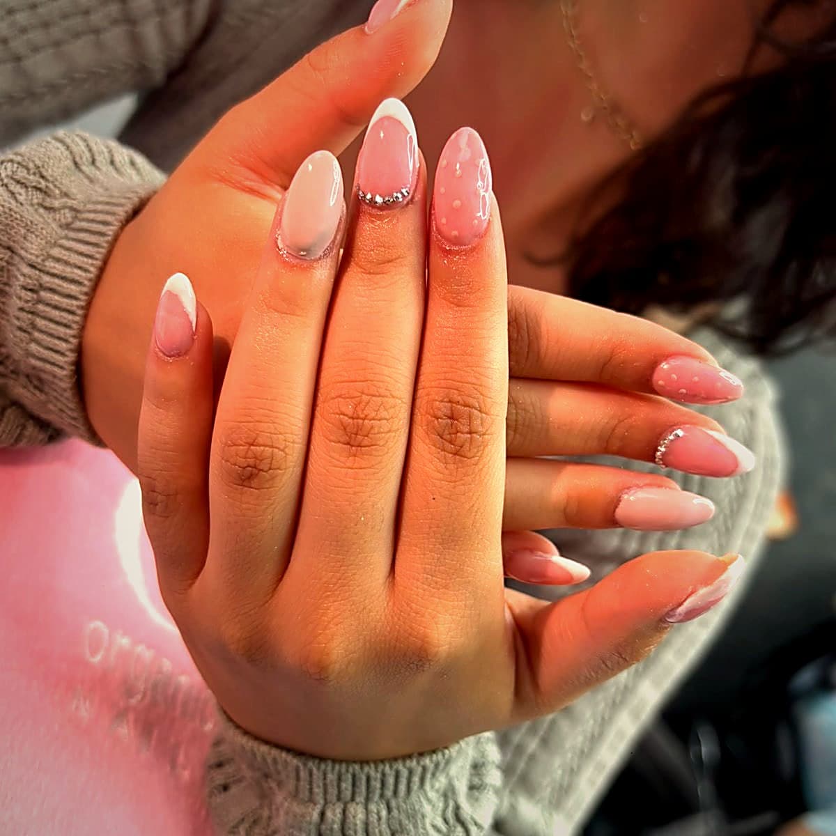 Uñas almendra ombré nude